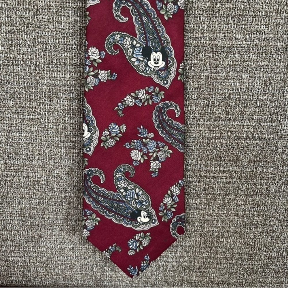 Walt Disney Company Silk Maroon Paisley Neck‎ Tie Mickey Mouse Design 56” Length